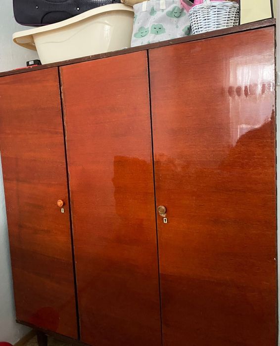 Шкаф сатылады сауда бар