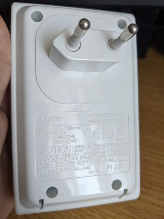 Incarcator Sanyo (Panasonic) Ni-MH + 4 baterii
