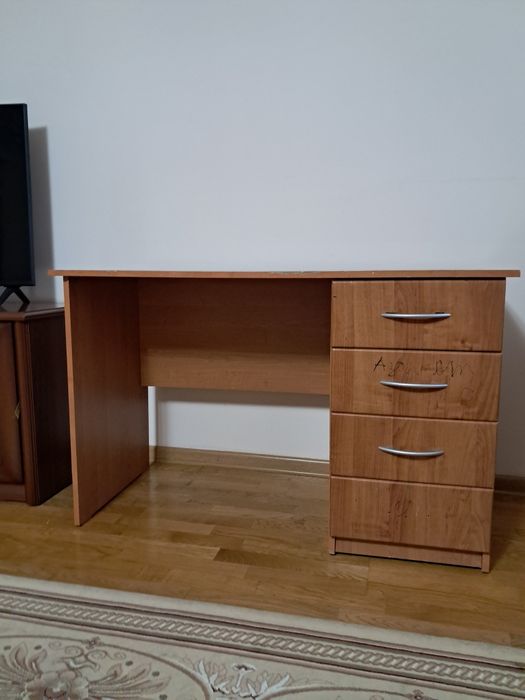 Продам письменный стол