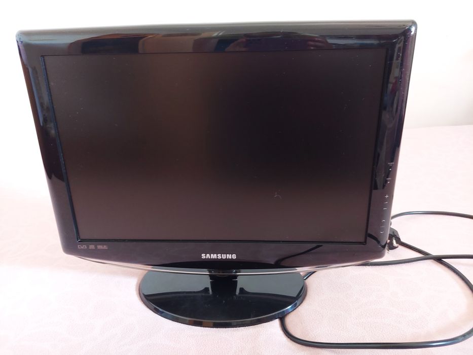 Монитор samsung model:LE19R86BD