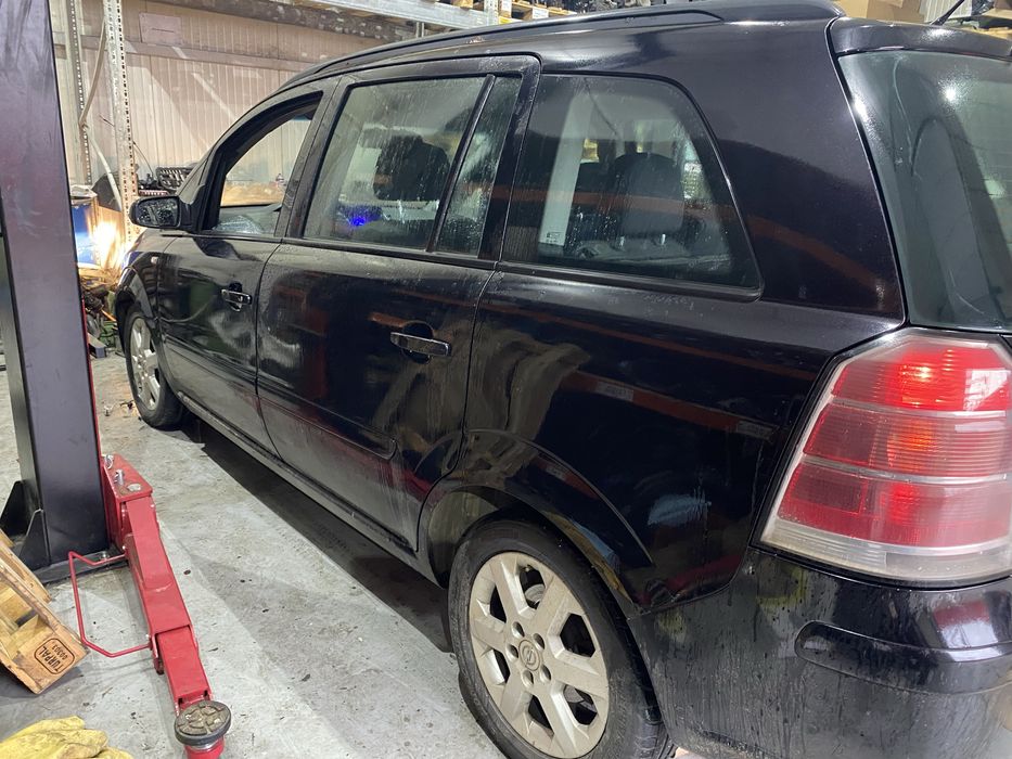 Dezmembram Opel Zafira B