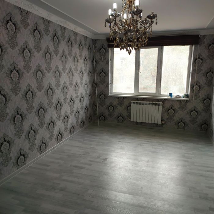 Квартира сотилади 1 хонали 4 етажли домни  1-етажида лучевой ахмад чиз