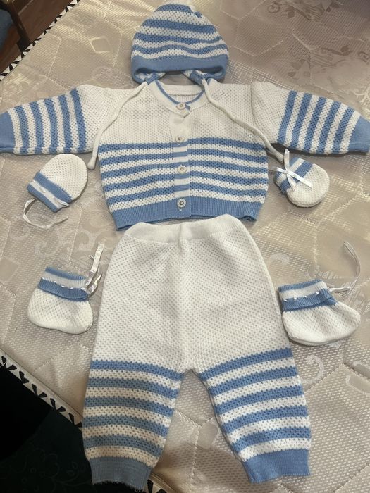 Novorojdenıy dvoyka kamplekt0-3 oy