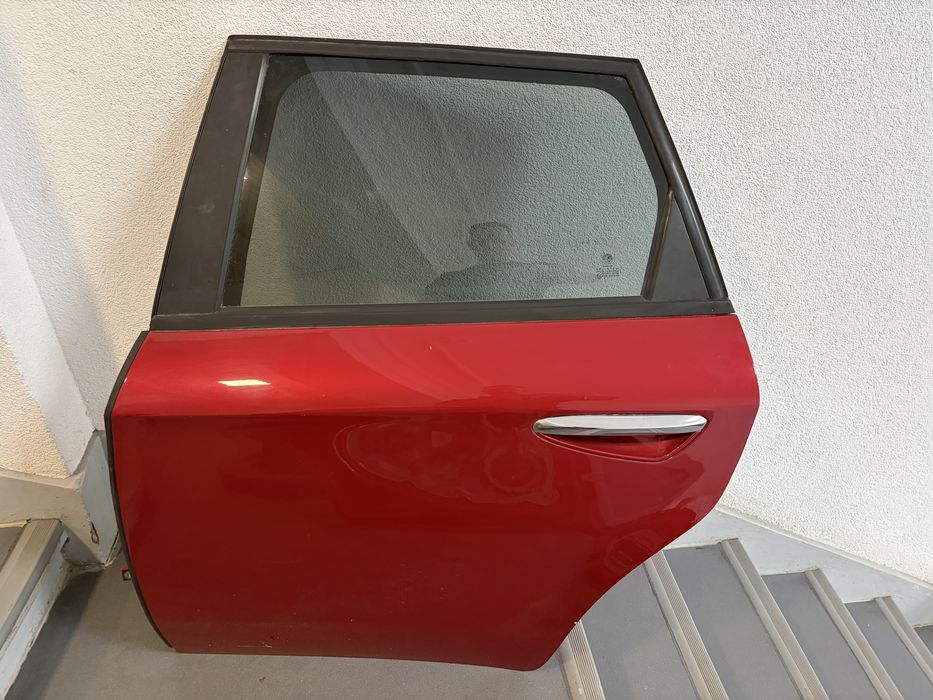 Aripa usa haion capota Alfa Romeo 159 SW TI 2009