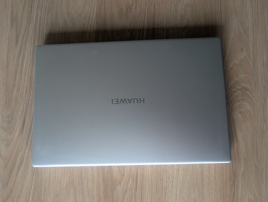 Лаптоп HUAWEI MateBook D15 / 8GB RAM / 256SSD / AMD Ryzen 5 / 1,53kg