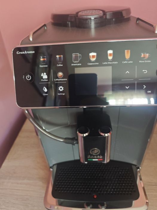 Каферобот Saeco GranAroma SM6580/10 с 22месеца гаранция