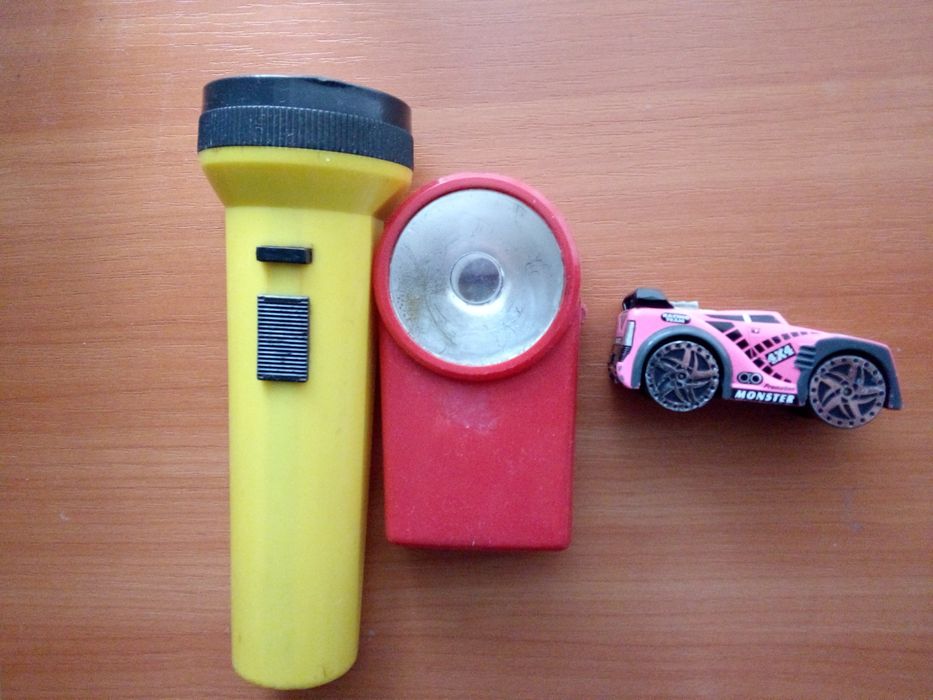 Ретро отварачки FCB, стар фенер и други