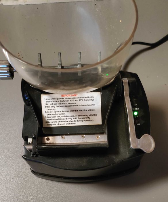 Машинка за пълене на цигари + гилзи за цигари