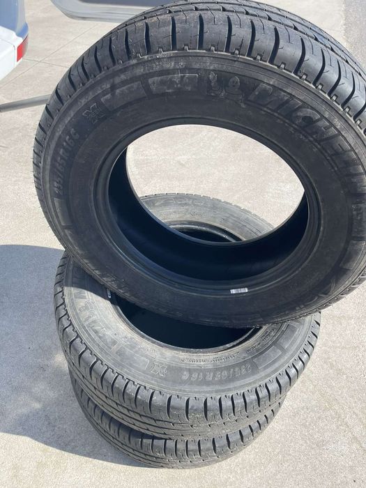 Бусови Гуми Michelin Agilis 235/65/16C