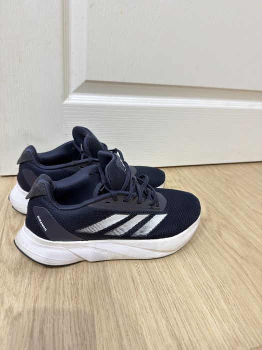 Продавам обувки adidas