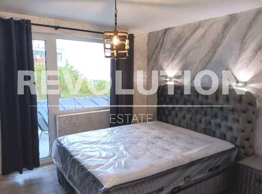 Дава се под наем Тристаен апартамент в Варна, Бриз - 120 кв.м за 900 € - Снимка #2