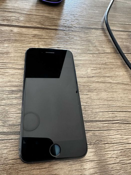 Iphone 8 Holati yaxshi Ishlashi zo'r. Emkost 100