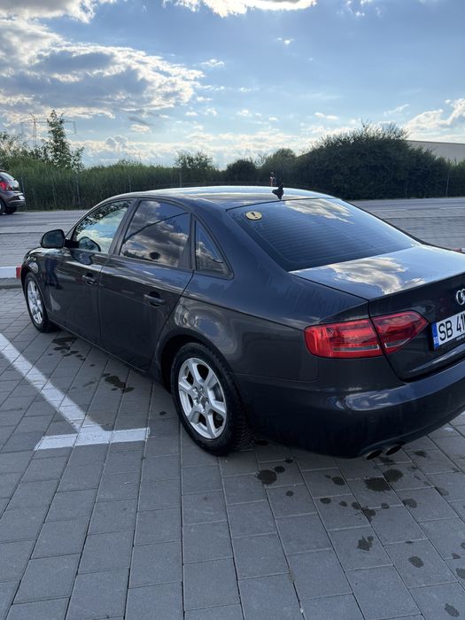 VAND AUDI A4 b8 in stare foarte buna