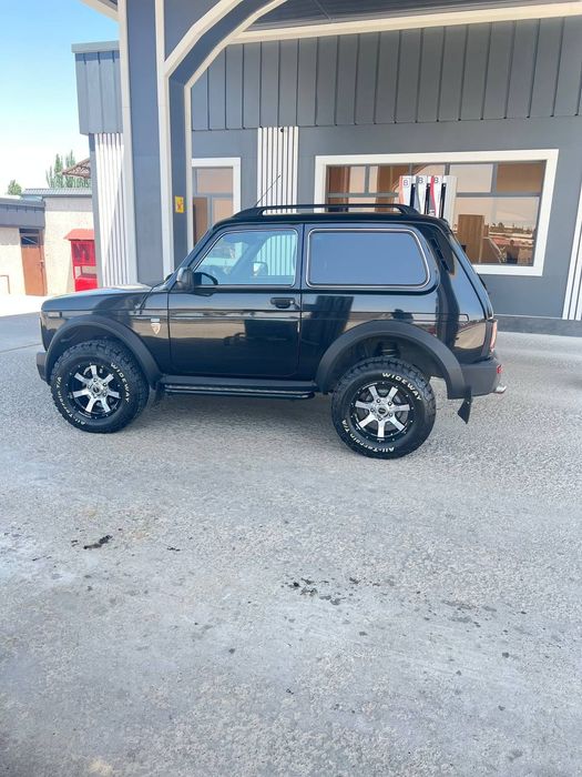 Нива Бронто 2121