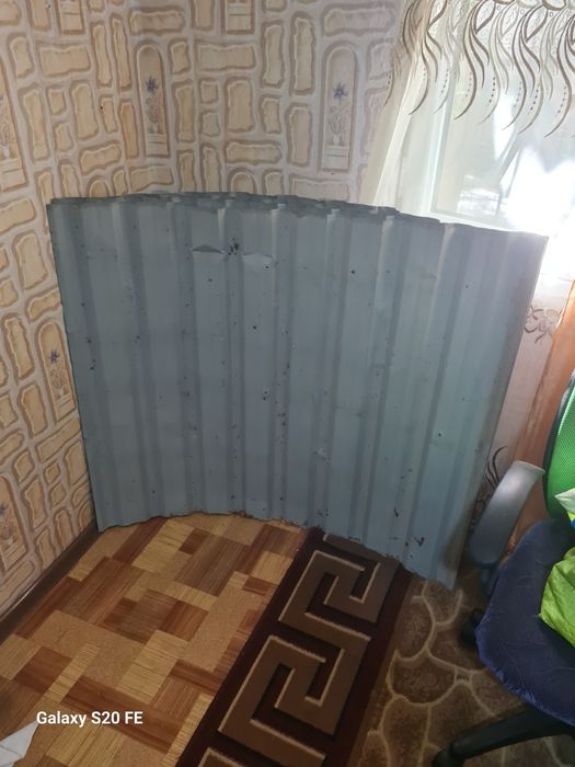 Продам профнастил 4 листа по 1м, на 1.16 один половина