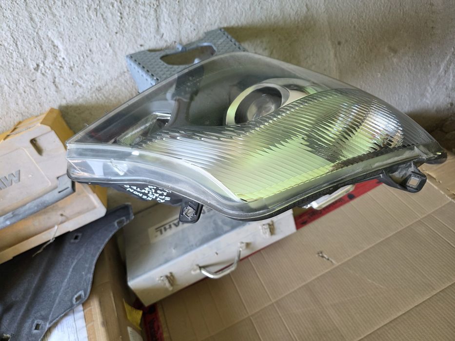 Mercedes benz Sprinter 2017 Bi-Xenon десен фар  13-18