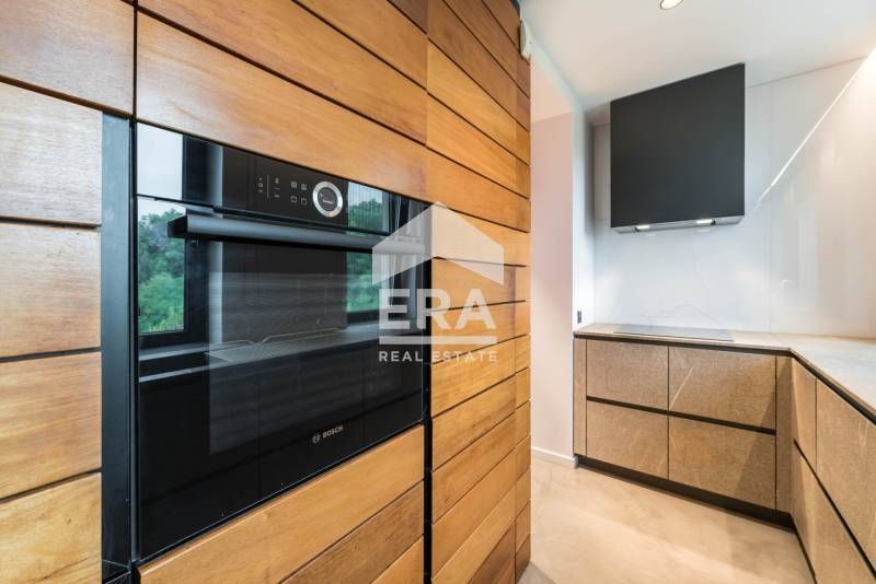 Продава се Тристаен апартамент в Варна, Бриз - 132 кв.м за 2500 €/кв.м - Снимка #5