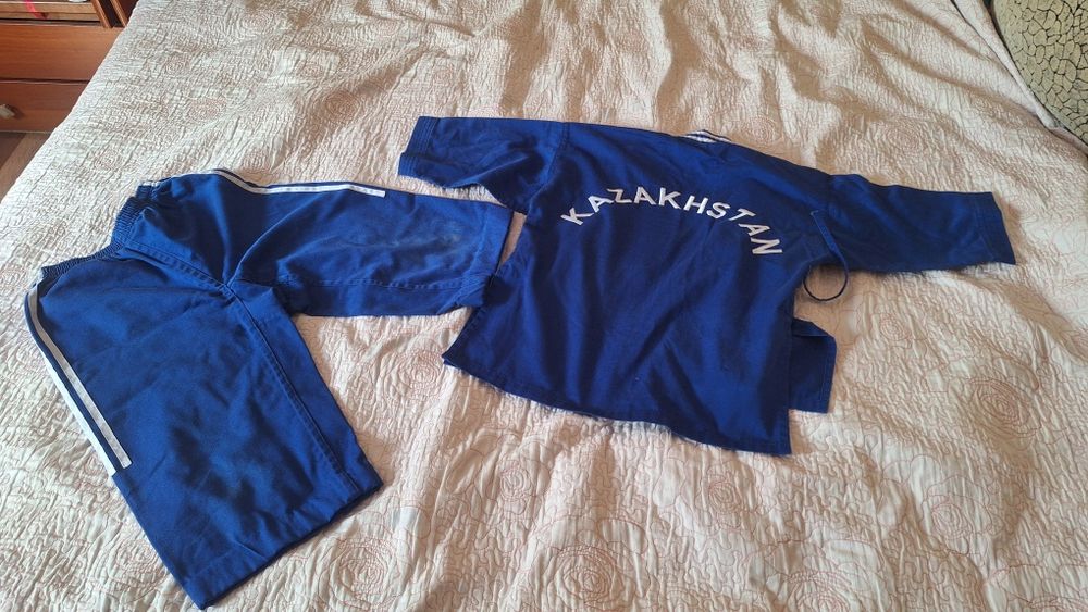 Одежда для спорта для детей