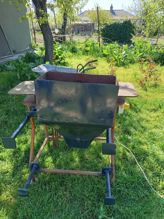 Circular, abric, freză și moară de cereale