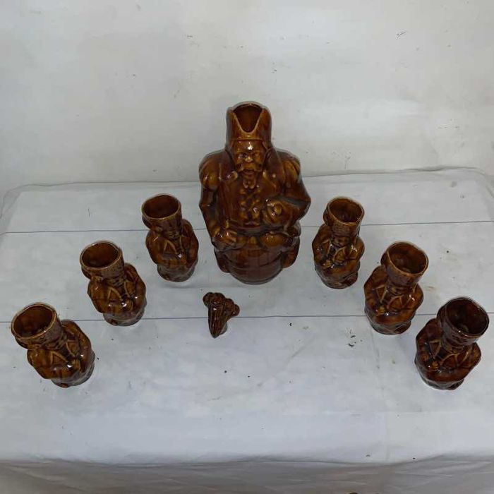 Set sticla regat cu sase pahare de vin