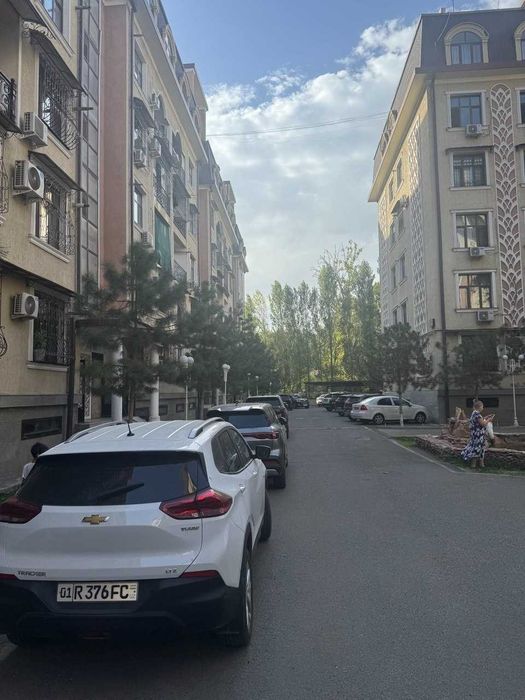 Продается на 4ом квартале Юнус абад новостройка(пас стол) 83кв коробка