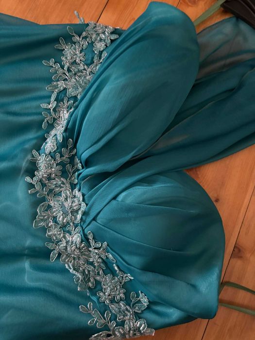 Официална рокля с едно рамо