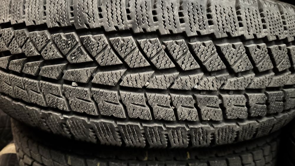 225 60 18 зима 4 штуки комплект