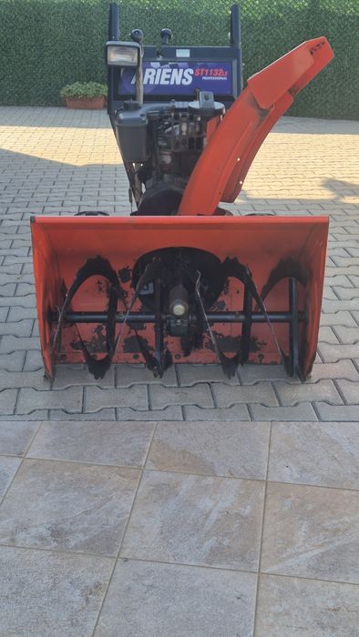 Трактор снегорин Ariens st 1132 LE внос от Германия без забележки отвън и отвътре Двигател скорости ходова част перфектно състояние