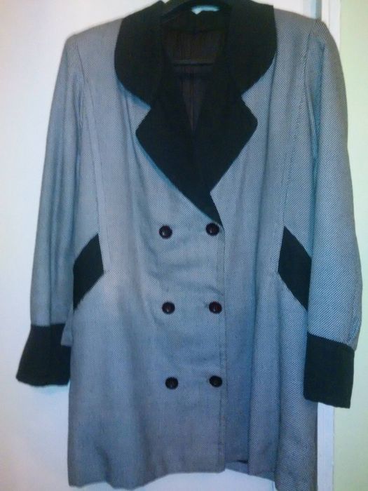 Costume cu pantaloni și fusta, sacouri, jachete, rochii