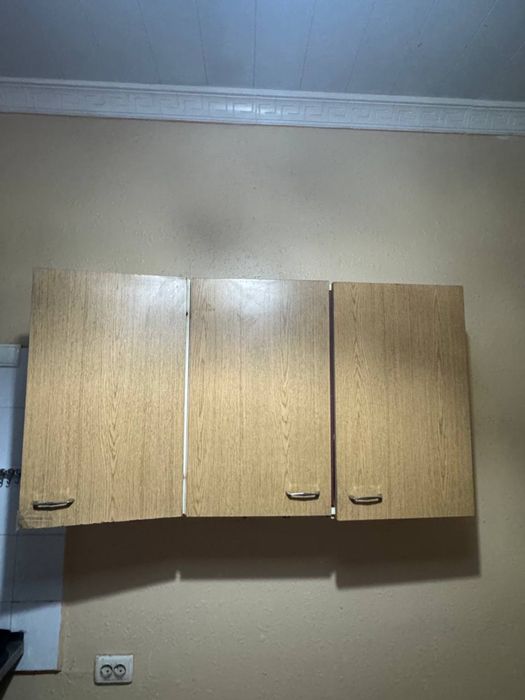 Кухонный гарнитур сотилади