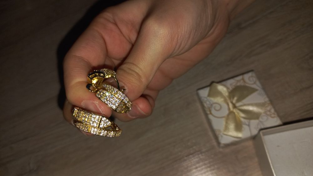 Украшения: серёжки,кольцо