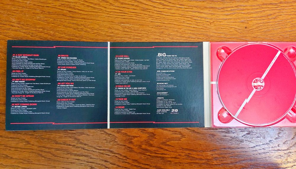 Диск Ferry Corsten "WKND" с автографом диджея Ferry Corsten