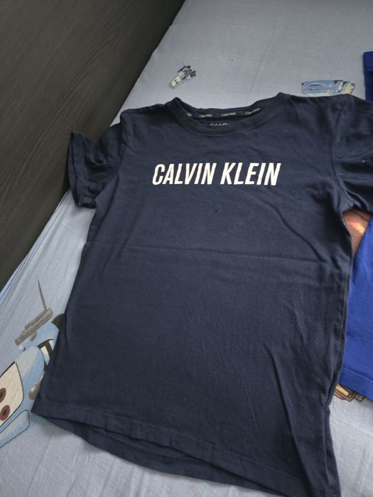 Много дрешки и обувки