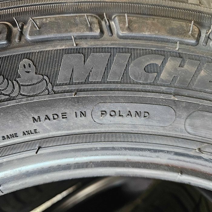 2 Нови бусови гуми 215/65R16C Michelin AgilisCrossClimate 109T DOT2025