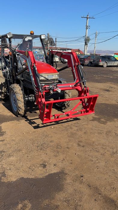 Incarcator frontal pentru tractoare U650, U445 - agro