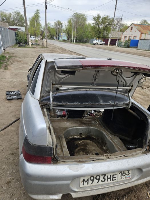 Продам ваз 2110 по запчастям