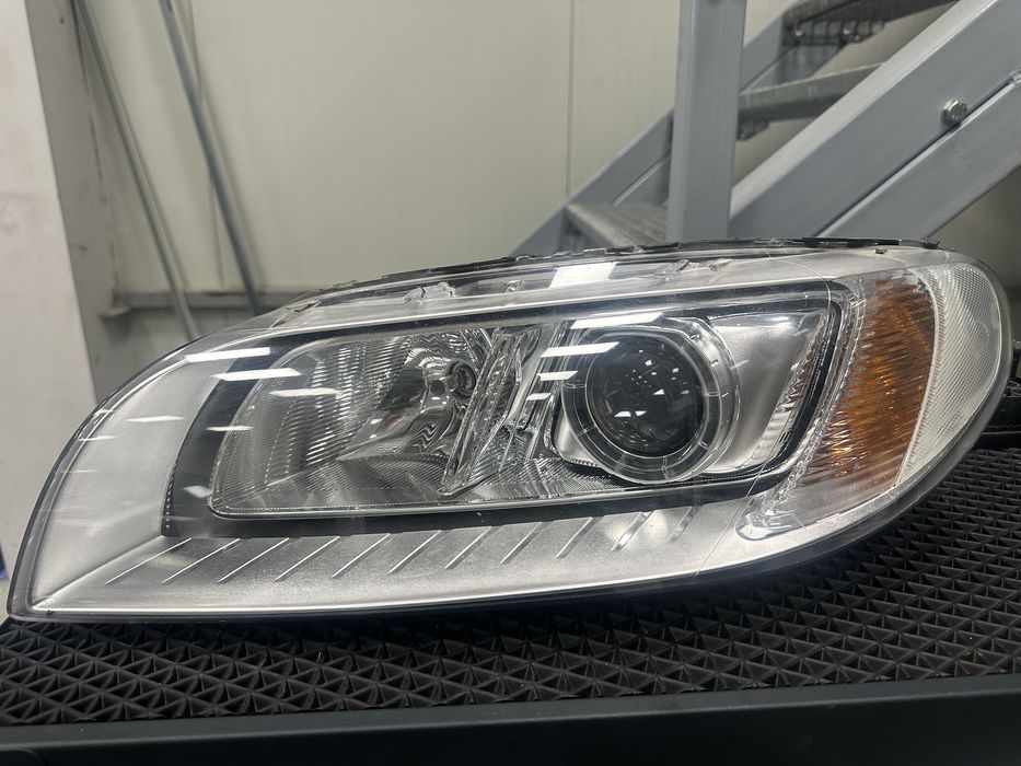 Volvo s80 ляв фар 2015