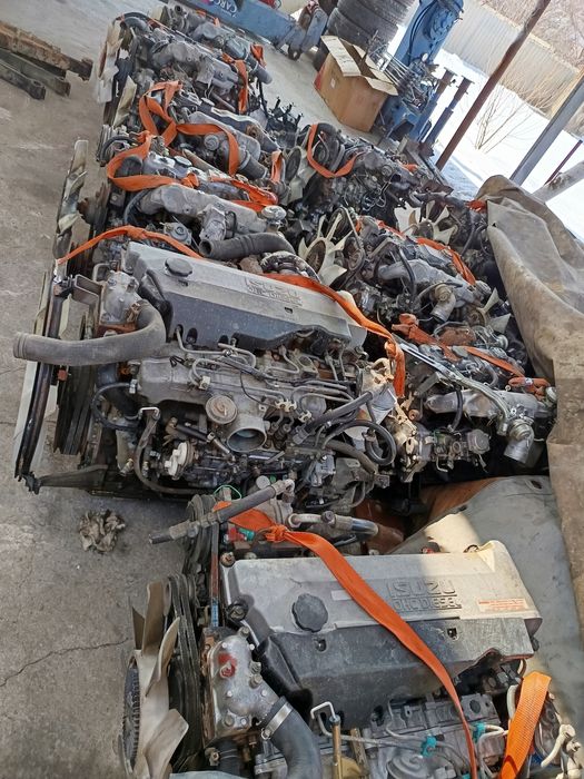 Isuzu Двигателя и коробки