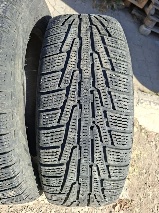 Продам шины 235/60/18 нокиа