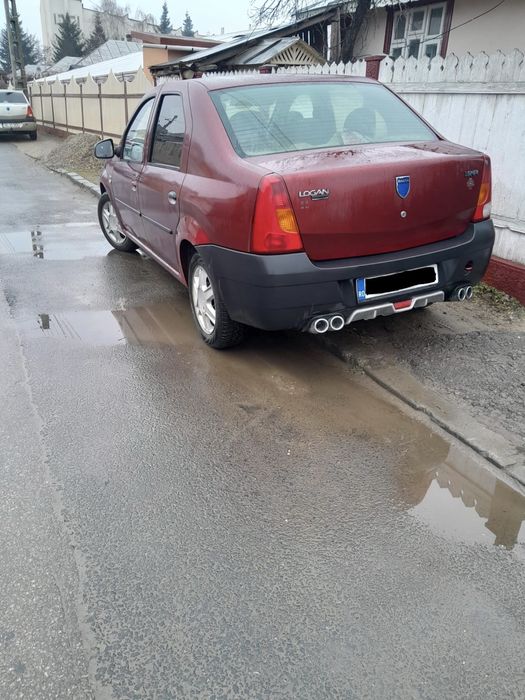 Vând Dacia Logan