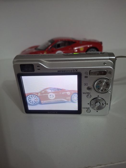 Цифровая камера Sony