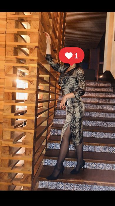 Платье Lichi б/у