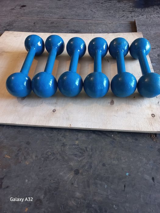 Гантели спортивные