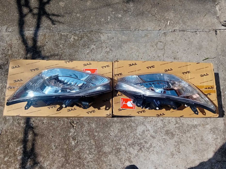 Фар Тойота Корола Нови