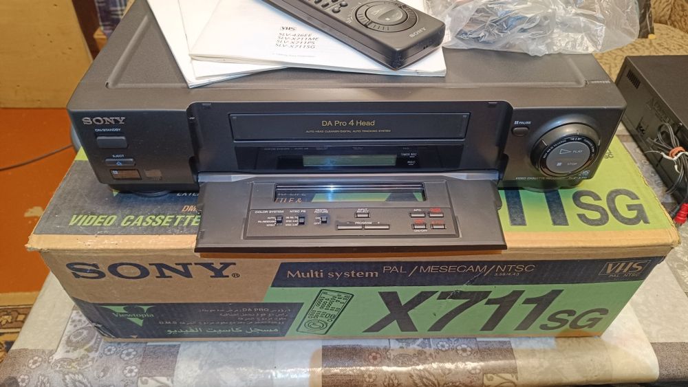 Видеомагнитофон Sony slv-711