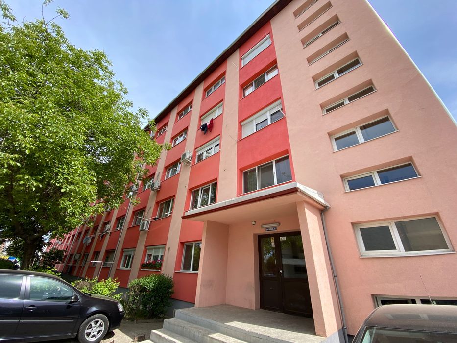 Proprietar garsoniera de vanzare etaj 1 UMT