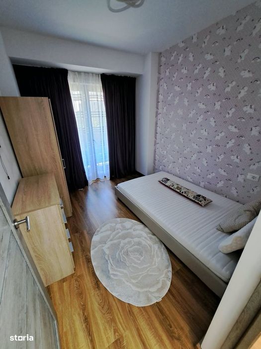Apartament cu 3 camere semidecomandate, Centru