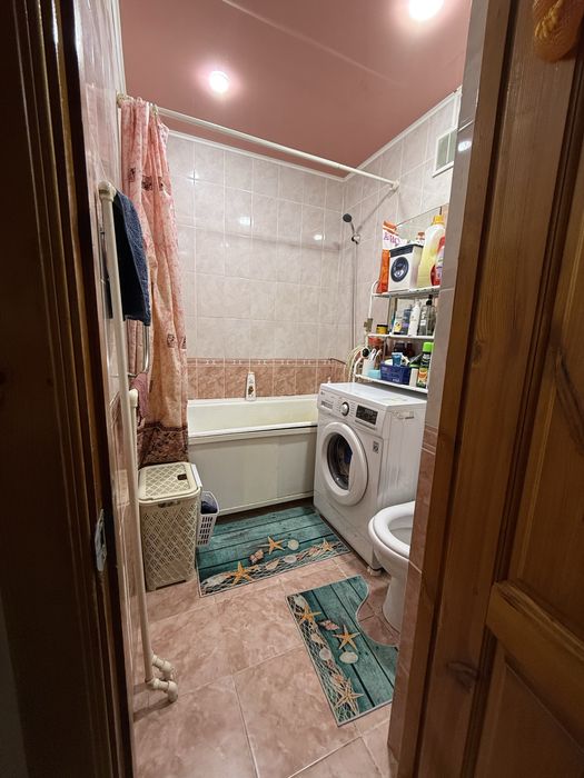 Продам 2 ком квартиру с ремонтом район 16 ленина