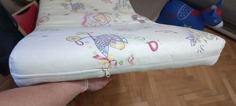 Кошара за бебе , сгъваемо травъл легло (неразличимо от ново )