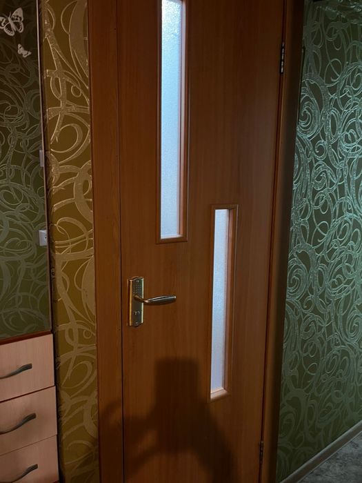 Отдам 3 межкомнатные двери